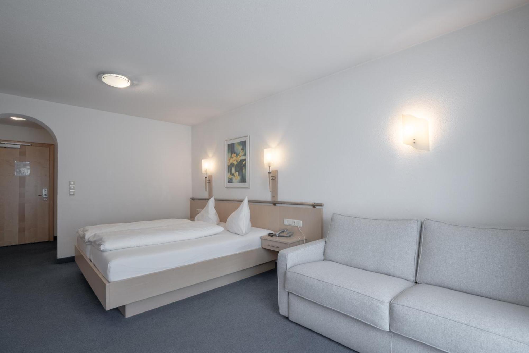 Petit Madlein Bed & Breakfast Ischgl Exterior photo
