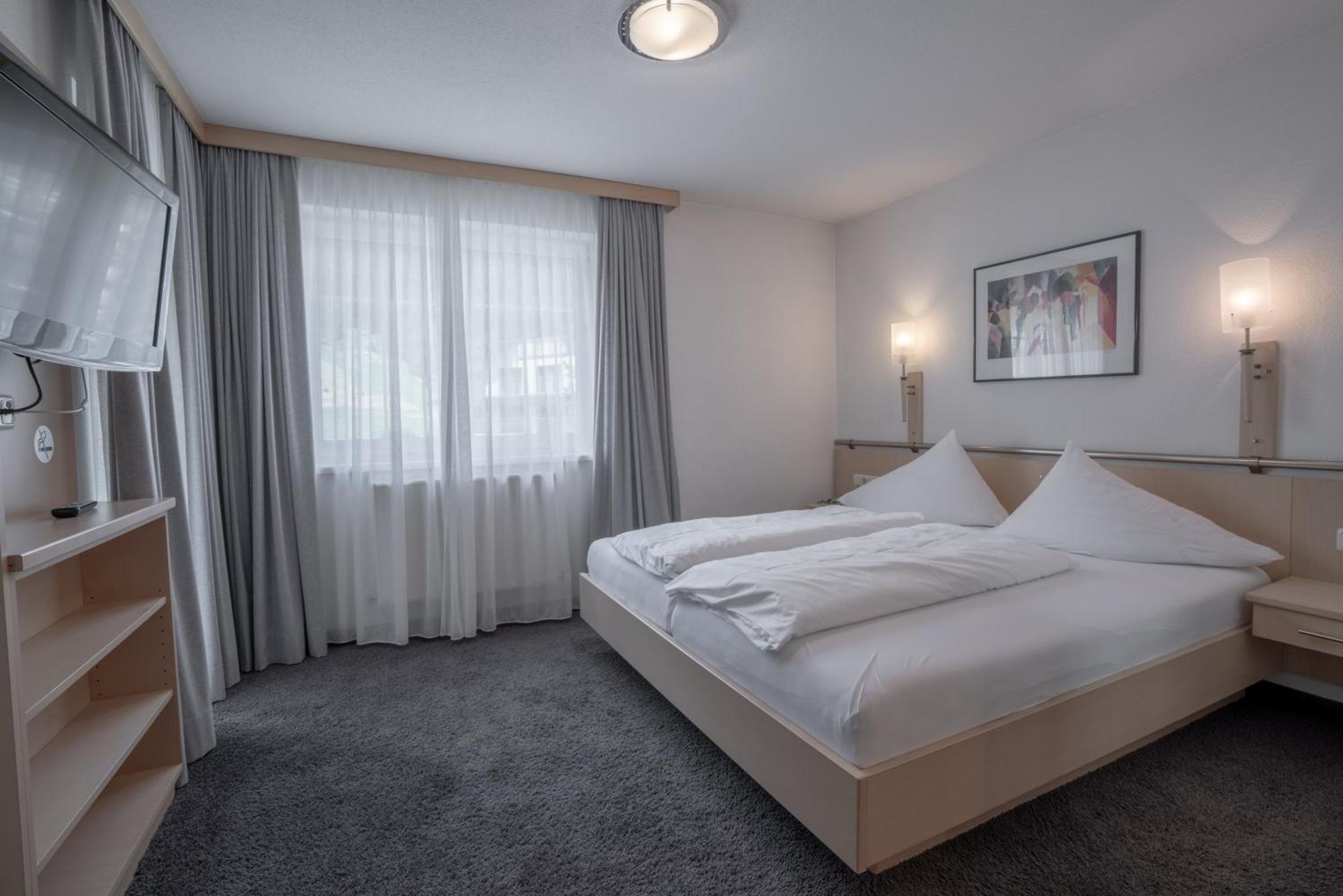 Petit Madlein Bed & Breakfast Ischgl Exterior photo